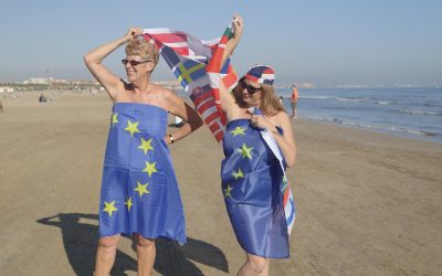 Britons in Spain throw away their clothes in the fight against Brexit